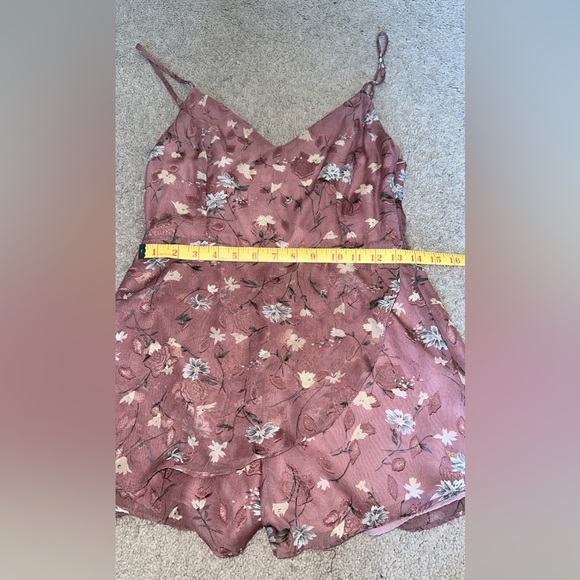 Ashlie Ruffle Romper
superdown - Picture 8 of 12